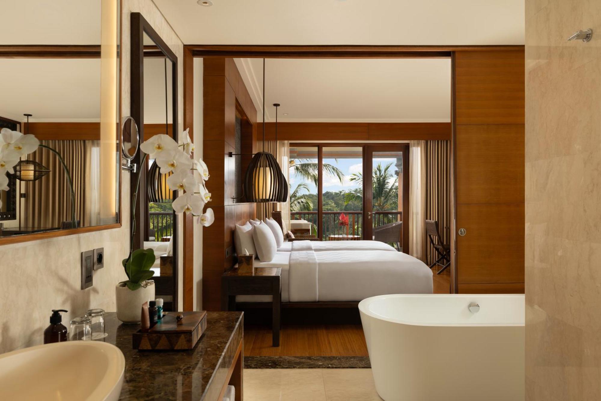Premier Deluxe Room with Bathtub and Free Daily Resort Activities